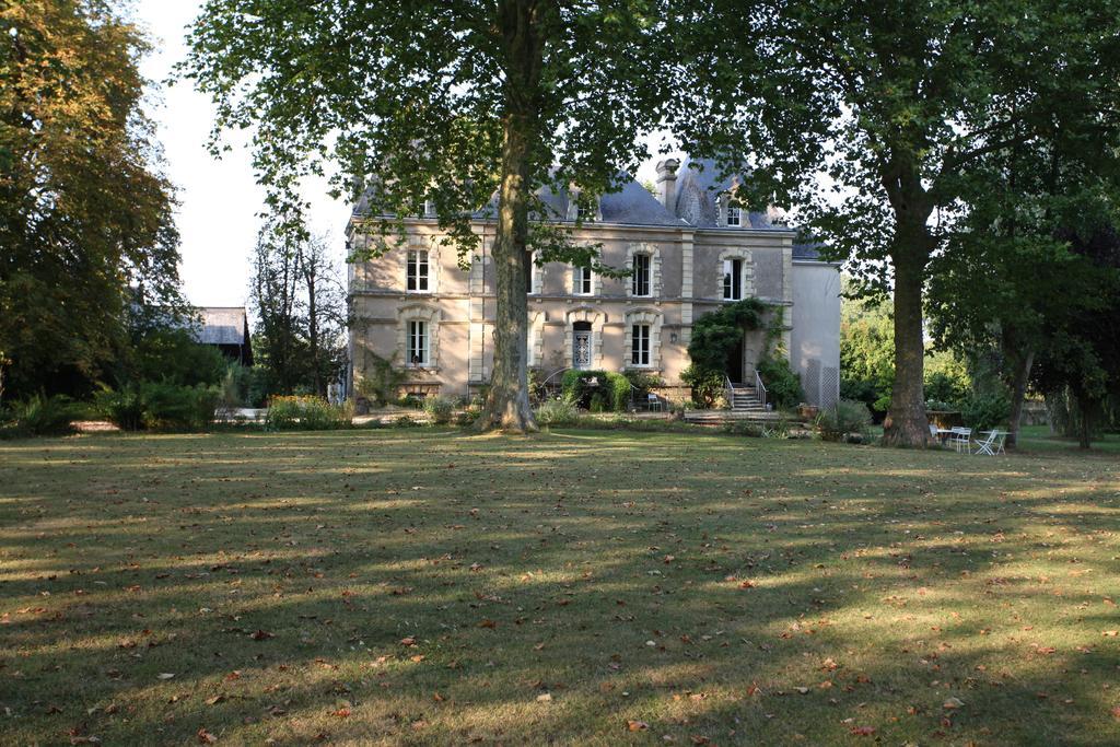 Bed and Breakfast Chateau Du Beugnon Tigné Exterior foto