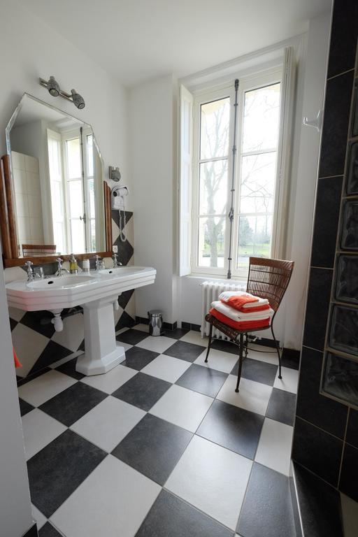 Bed and Breakfast Chateau Du Beugnon Tigné Zimmer foto
